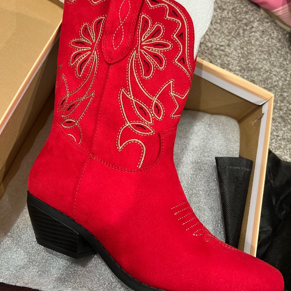 Red Western Embroidered Women's Boots